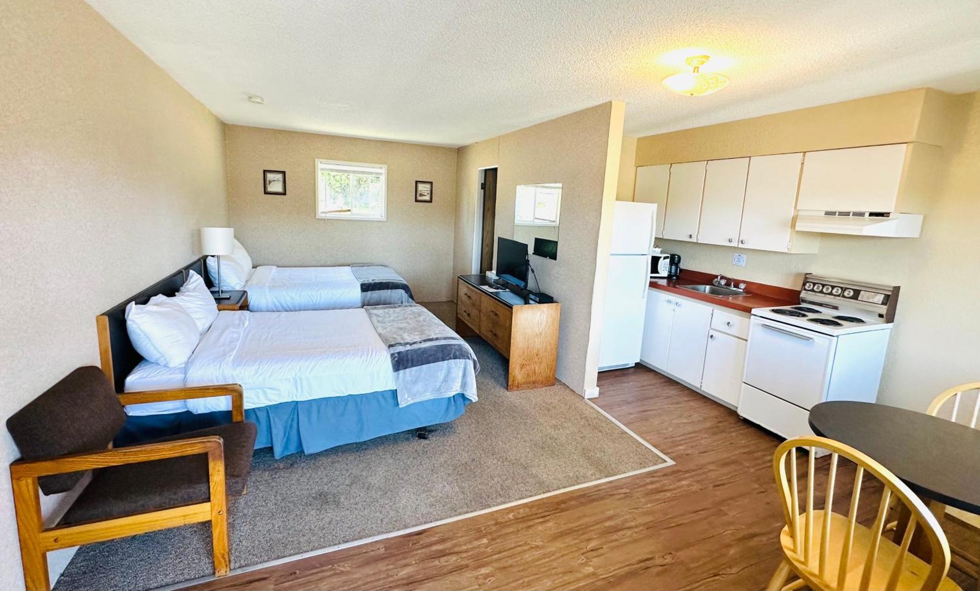 Island West Resort-Motel Ucluelet Habitación foto