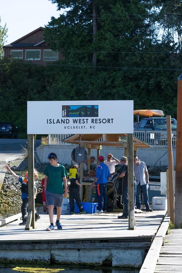 Island West Resort Ucluelet Exterior foto